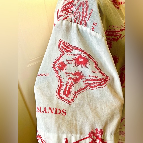 Vintage 70’s  Shoreline Hawaii white & red island print shirt. 🌺🌸 - Picture 5 of 8